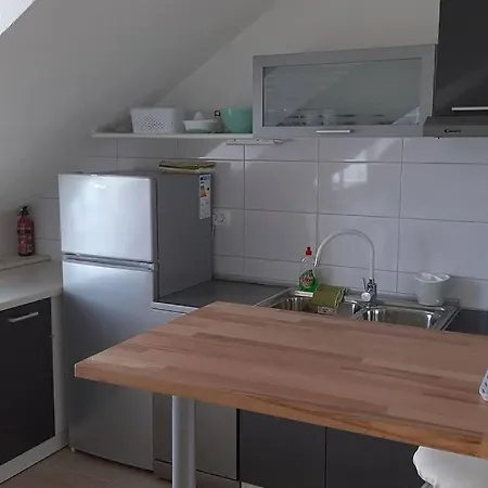 Apartment Lucy Seafront Bol