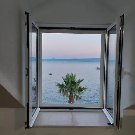 Apartment Lucy Seafront Bol