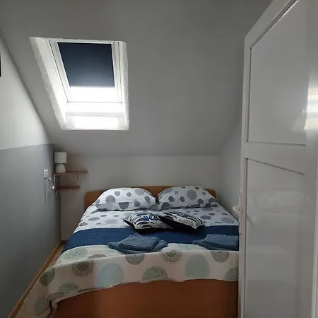 Lucy Seafront Apartment