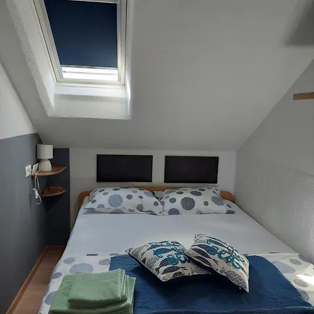 Lucy Seafront Apartment