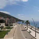 Lucy Seafront Apartamento