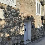 Lucy Seafront Apartamento